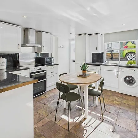 Prázdninový dům Host & - Luna